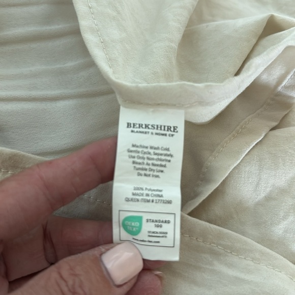 Berkshire bedding Shabby Chic Cottage STD pillow cases Swiss dot embroidery - Picture 4 of 6